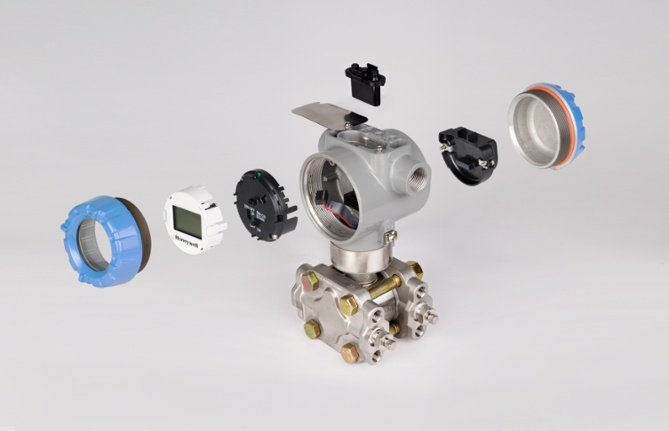 SmartLine pressure transmitter - shows modularity